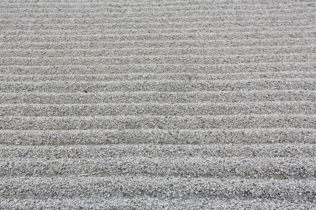 沙子中石块的日本人花园图片