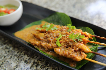 鸡肉酱烤串食品图片