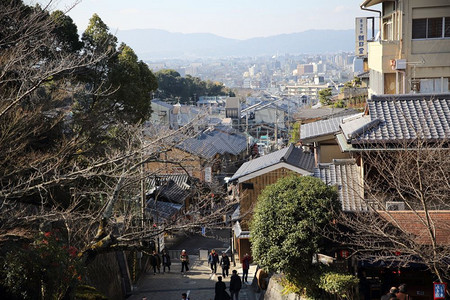 12月3日本京都市12月3日06年月3日的街头观光客图片