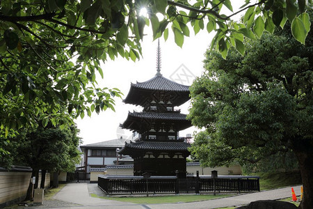 纳拉市的日本神庙图片