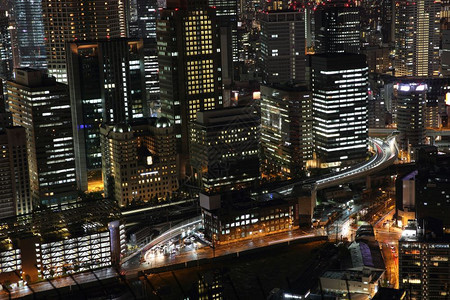 夜景中日本城市的osak图片