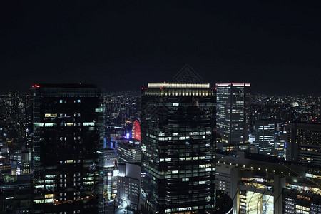 夜景中日本城市的osak图片