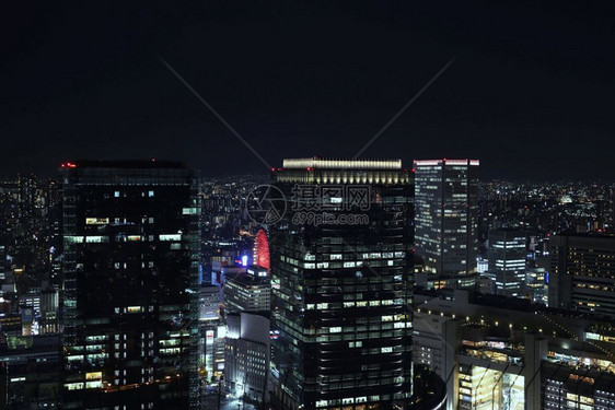 夜景中日本城市的osak图片