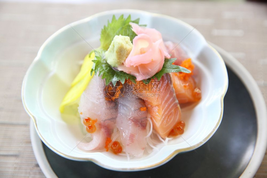 日式鲑鱼刺身图片
