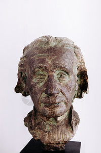 2013年9月7日013年伯恩瑞士古老的阿尔伯特艾因斯坦头像雕塑白色背景的雕塑20世纪伟大物理学科家的雕塑图片