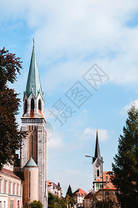 纳沙泰尔瑞士古老的钟楼教堂古老钟楼神圣的心脏在lachuxdefons图片