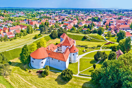 北部croati北部具有历史意义的Varzdin镇空中全景图片