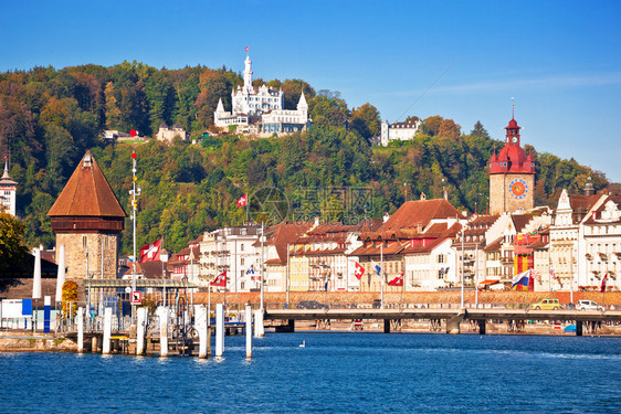 水面和著名里程碑风景美丽的瑞士风景图片