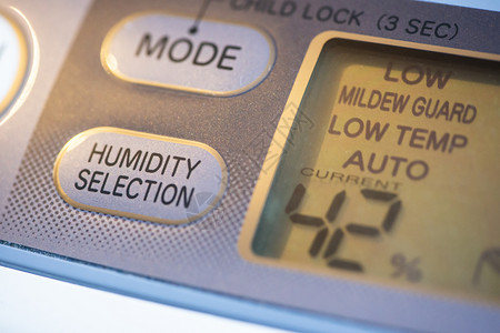 空气净化器和脱湿室的概念度选择按钮百分比显示密闭设备图片