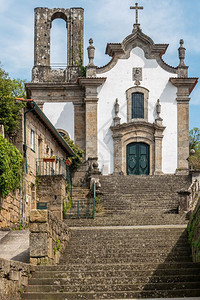 在PontedlimaPortugal历史中心的地方教堂图片