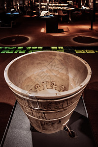 国际篮球日2013年9月6日国际时钟制博物馆lachuxdefamis的NeuthcaelSwzrland古老的董希腊水时钟这是Swis观背景