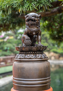 在南莲花园的狮子雕像中图片