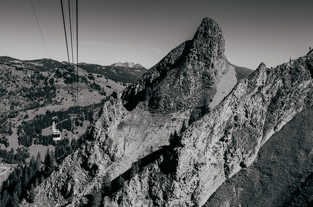 韦采兰高登多拉山上的观光电缆车图片