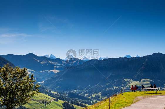 2013年秋天Marbcheg滑雪区的明日下旅游者中部的wishzerland生物圈保护区图片