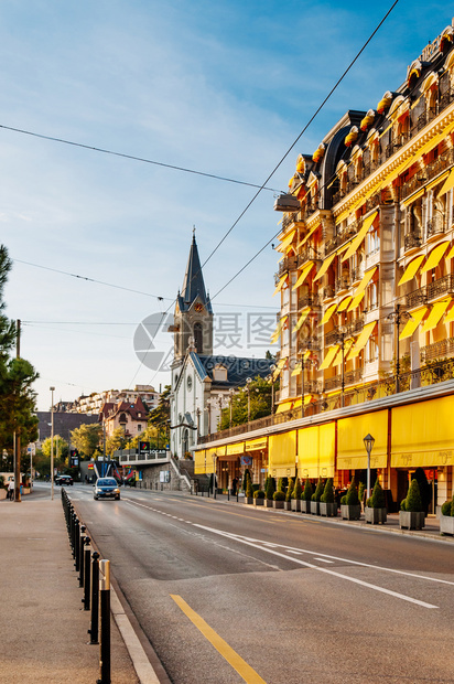 2013年7月5日蒙特勒MontreuxSwzrland蒙特勒市中心的轻交通街图片