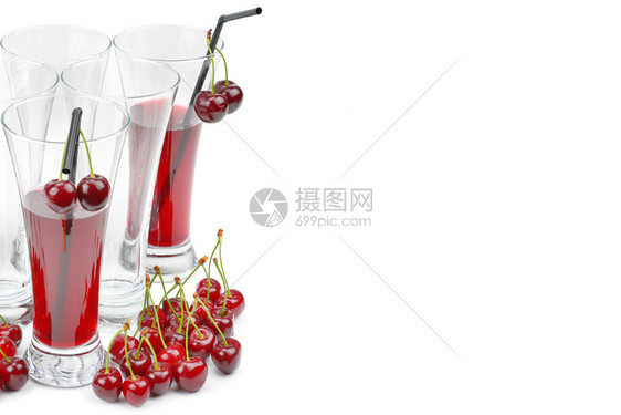 白色背景上的樱桃和果汁有机食物免费文本空间图片