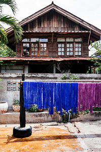 2014年5月3日204年月3日泰国农村的塔伊丝制作竹铁轨工艺中干枯的传统赛事塔伊丝线图片