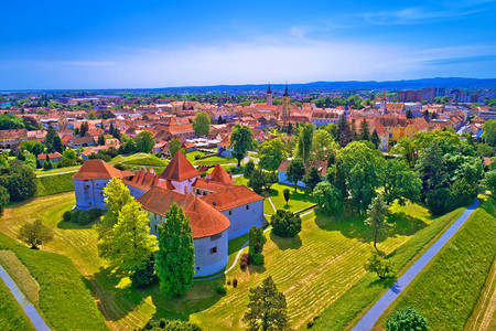 北部croati北部具有历史意义的Varzdin镇空中全景图片