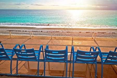 南地中海日落著名的法国里维埃拉海岸线弗朗德海象区等著名的地中海日落优美长椅图片