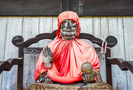 本祖鲁木雕像在天寺月神雕像图片