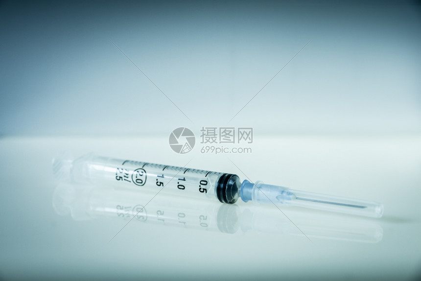 干净灰色背景的注射针筒灰色背景的注射针筒高清图片下载 正版图片 摄图网 干净灰色背景的注射针筒灰色背景的注射针筒高清图片下载 正版图片 摄图网