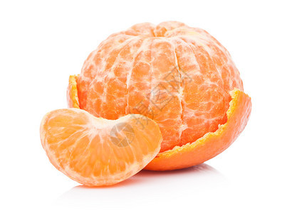 白底带剥皮半分的橘子水果图片