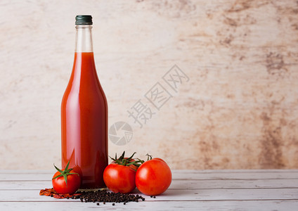 辣番茄汁和红椒黑图片