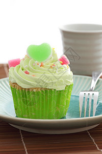 绿色纸杯蛋糕图片