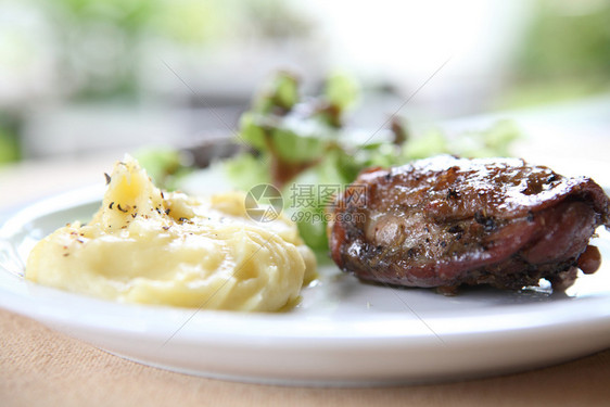 鸡肉加土豆熏图片