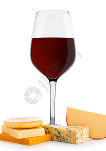 玻璃红葡萄酒有奶酪选择和白底葡萄图片