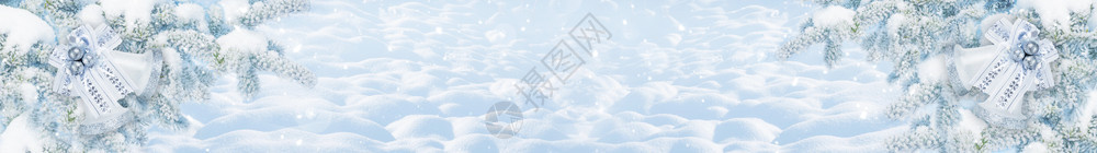 冬季圣诞节横幅有白雪贴近银球和地漂的fir树丛银球和雪地图片