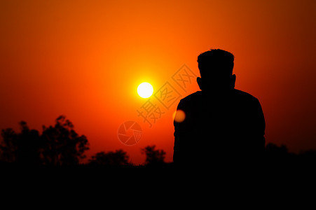 看着日落萨塔拉马施特印地亚玛哈拉施特图片