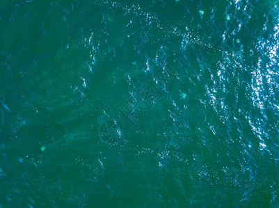 照片来自无人驾驶飞机拍摄的蓝色海洋图片