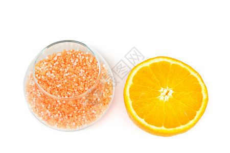 海水矿物和橙油的有机化妆品白底浴盐图片