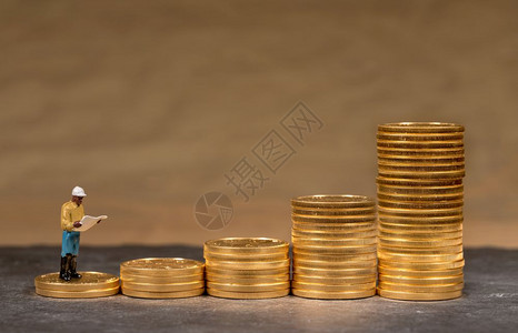 利用我们金硬币的黄增长图概念说明与我们一起投资金硬币的概念图片