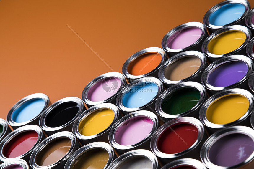 含彩漆的锡金属罐头创造概念组图片