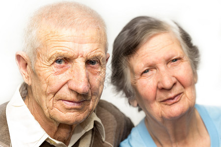 白色背景的祖父母肖像图片