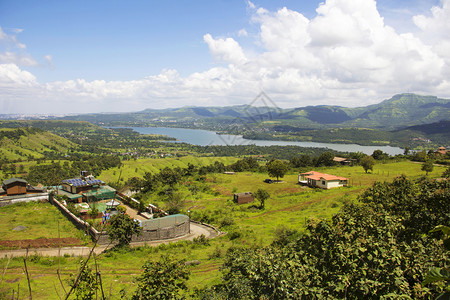 对khadwsl大坝inhagd堡假日度胜地pune区后水的空中和风景对khadwsl大坝pune区后水的空中和风景图片