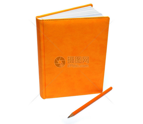 白背景上的橙笔记本和铅图片