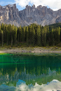 意大利的多洛米特湖图片