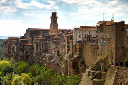从观点上看意大利著名的城市Piglano图片