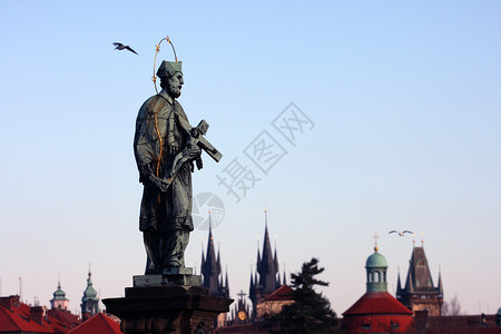 CzechRpublicofanRepublic古城景象与雕像的图片