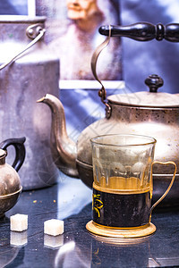 复式茶壶和玻璃图片