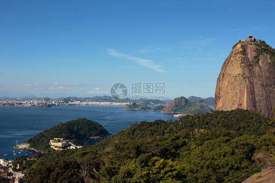 晚上糖面包山的景象图片