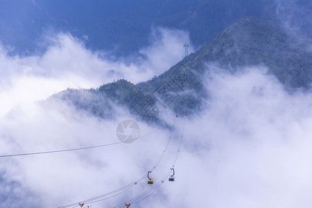 电线车开往felipan山峰是印度支那最高山峰位于维特南萨帕314米图片