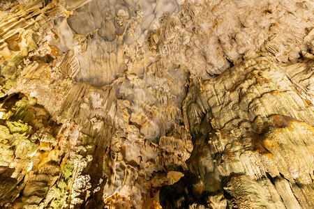 这座岛屿上最美丽的洞穴之一位于维特南的哈龙湾图片