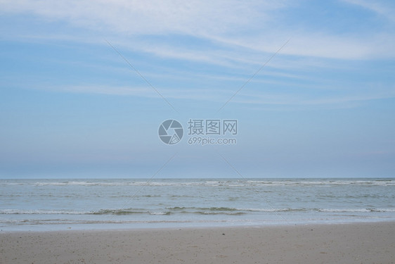 用于夏季背景的蓝云天空和沙滩自然图片