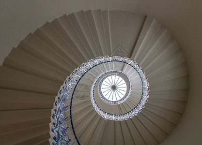 qrsuorsuo的郁金香楼梯螺旋模式位于grenwichlond的宫殿位于grenwichlond的女王宫郁金香楼梯图片