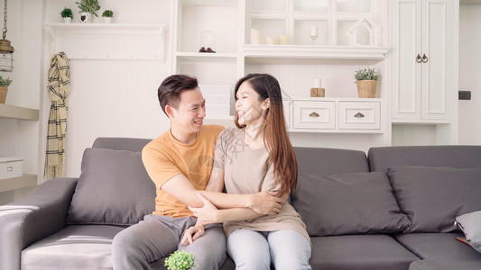 公寓夫妻图片