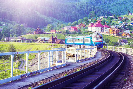 在喀尔巴阡山的火车上沃罗赫塔乌克林图片